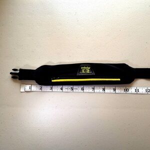 Amphipod Running Waist Belt Black Yellow Zip Pocket Adjustable Lightweight